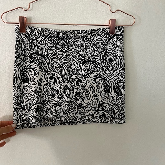 Rip curl black and white micro mini skirt cover up skirt size S - Picture 4 of 4